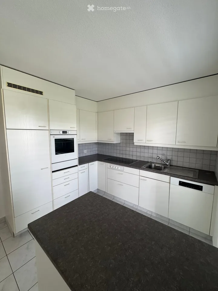 Spacious 5.5-room apartment in Nürensdorf