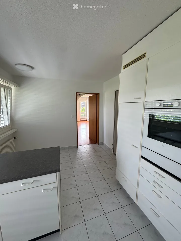 Spacious 5.5-room apartment in Nürensdorf