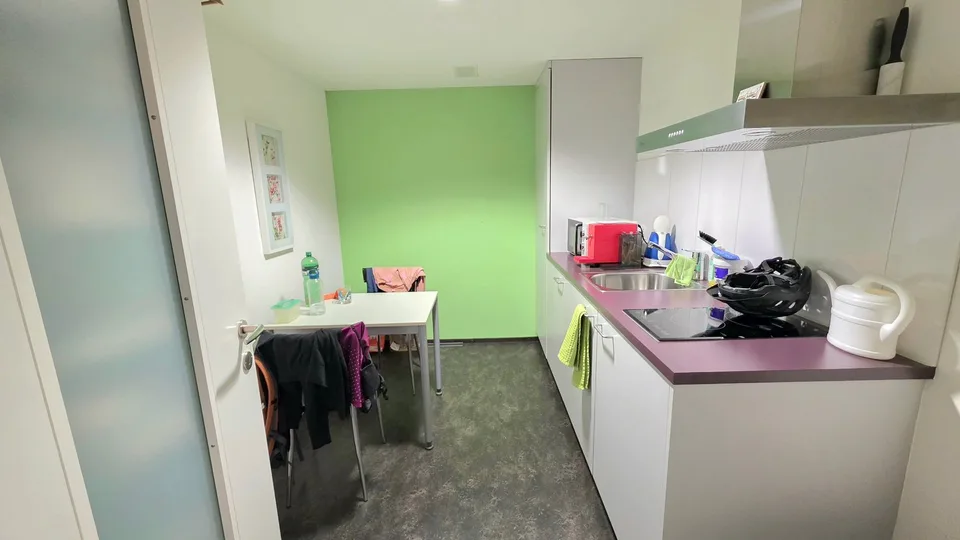 Helle und vielseitige Gewerbe- oder Praxisfläche im Erdgeschoss – Foto 7 von 13