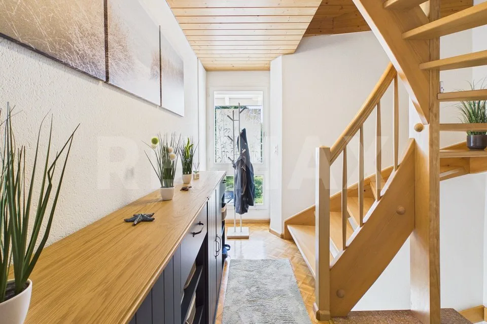 Attractive multi-family house with three residential units – photo 3 of 6