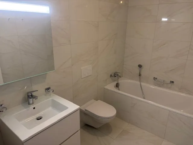 Geräumige 4,5-Zimmer-Neuwohnung mit Balkon/Terrasse in Saint-Cergue