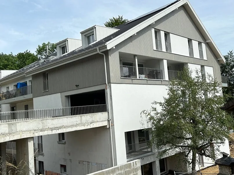 Geräumige 4,5-Zimmer-Neuwohnung mit Balkon/Terrasse in Saint-Cergue