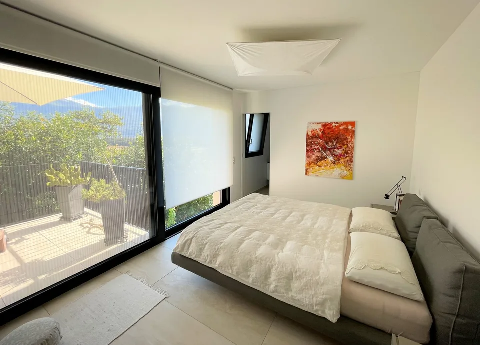 Elegantes Apartment auf dem Hügel mit Panoramablick in exklusiver Residenz – Foto 16 von 19