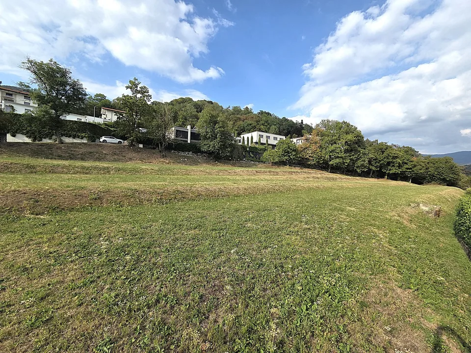 Terreno edificabile in zona residenziale estensiva ad Arzo – foto 2 di 7