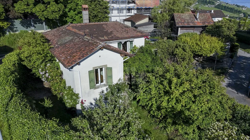 Idyllic 19th century house renovated with taste, unique object – photo 10 of 13