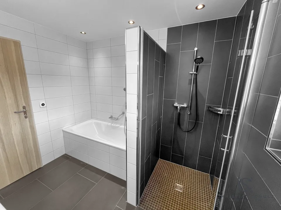Exklusive Maisonettewohnung mit Panoramablick – modernes Wohnen in Berg TG