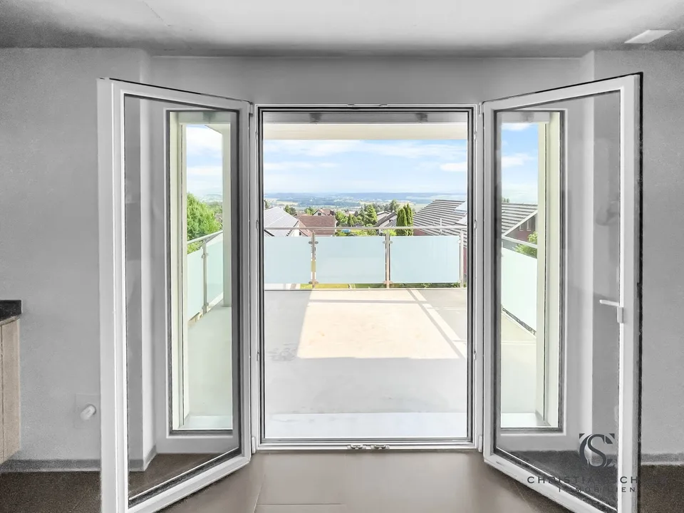 Exklusive Maisonettewohnung mit Panoramablick – modernes Wohnen in Berg TG