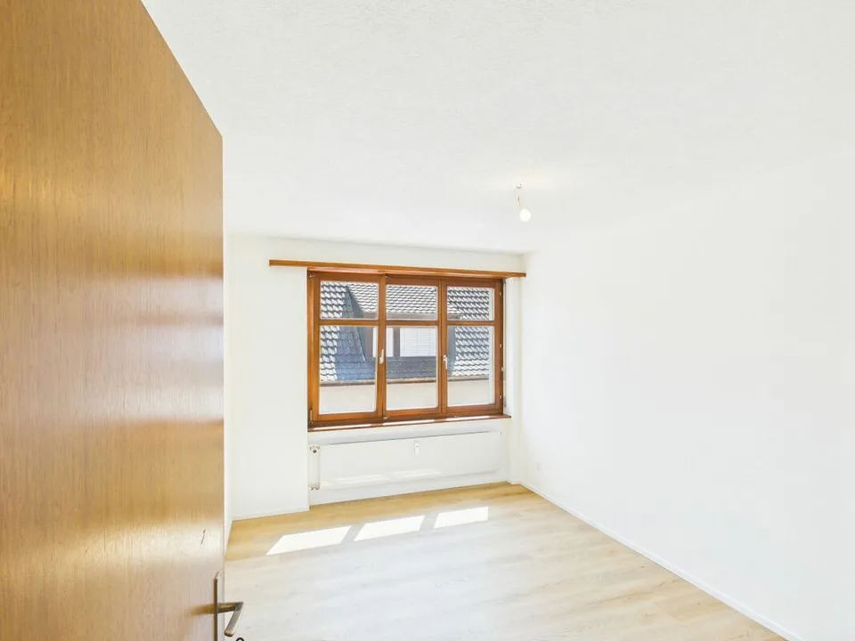 Zentrale Wohnung mit warmer Ausstattung in Sissach
