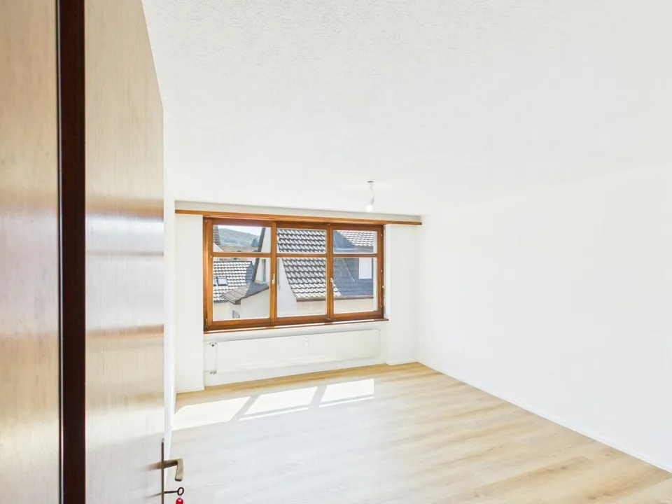 Zentrale Wohnung mit warmer Ausstattung in Sissach