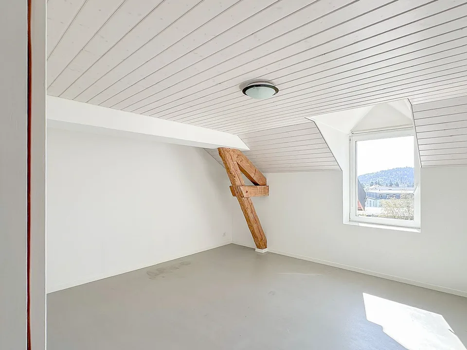 Appartement de 2.5 pièces d'env. 130 m2 au dernier étage