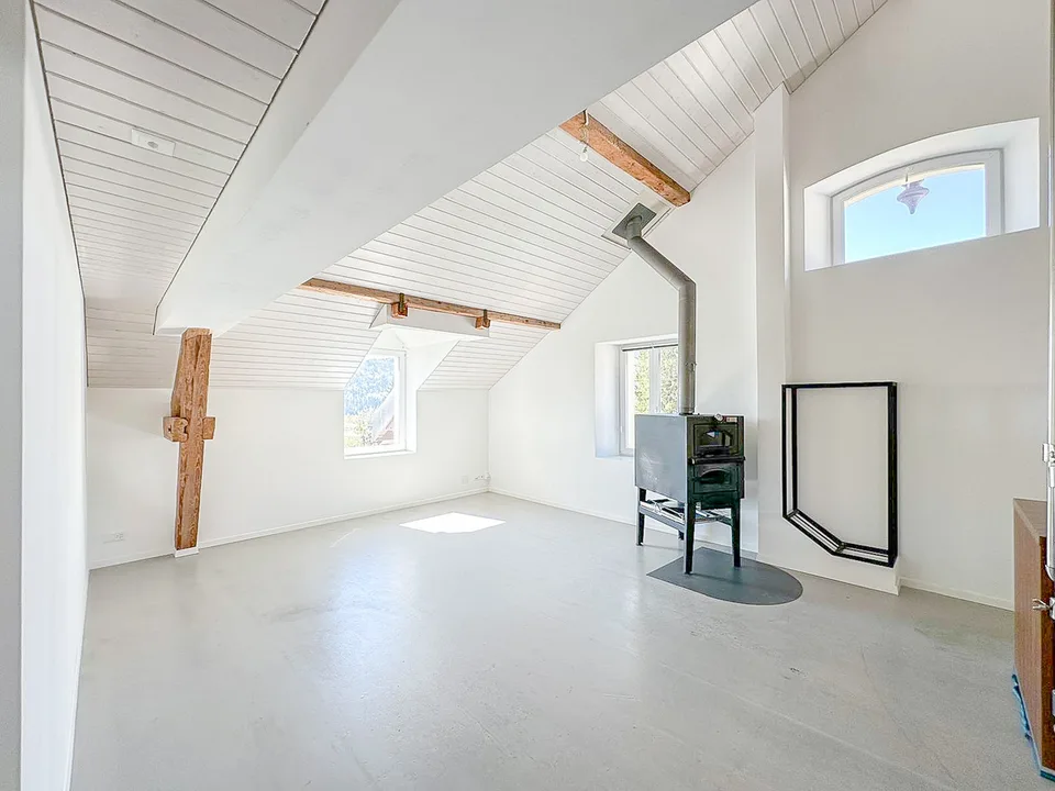Appartement de 2.5 pièces d'env. 130 m2 au dernier étage