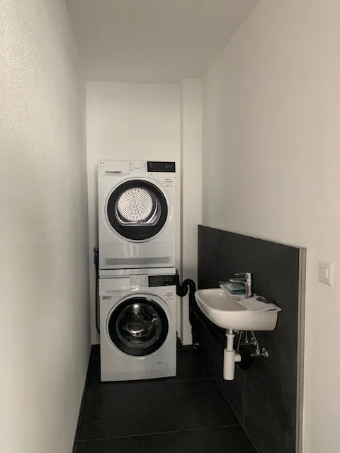Newly built 3.5-room apartment directly at the train station