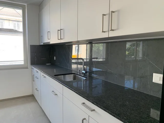 Newly built 3.5-room apartment directly at the train station