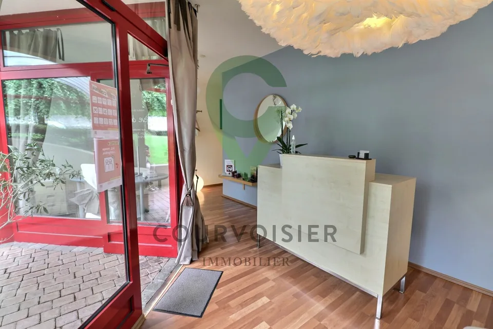 Opportunité d'acquérir 2 locaux commerciaux – Foto 10 von 11