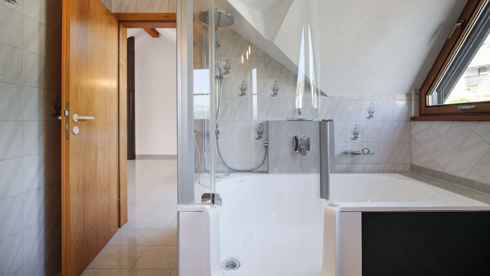 Ampia casa di 4,5 locali con piscina a Nesselnbach – foto 7 di 11