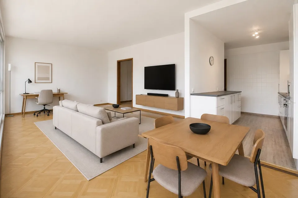 RARE: unique 4.5 room apartment in a private residence/spacieux 4.5 pièces dans une résidence privée