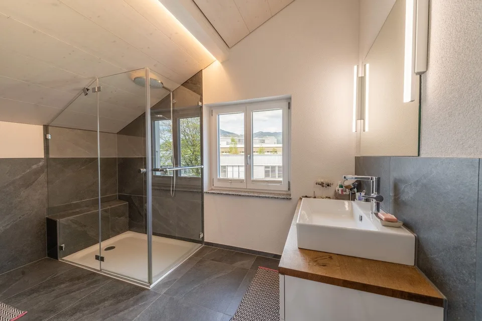 A house, many possibilities - 203 m² living space and potential for two units – photo 6 of 13