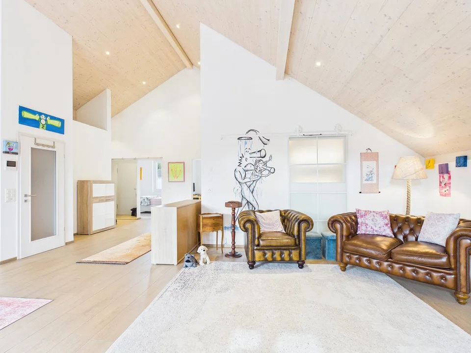 Stylische 3.5-Zimmer-Attikawohnung mit Balkon und direktem Liftzuga... – Foto 3 von 13