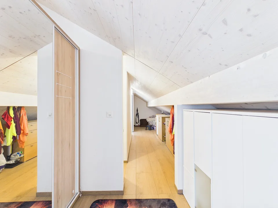 Stylische 3.5-Zimmer-Attikawohnung mit Balkon und direktem Liftzuga... – Foto 10 von 13