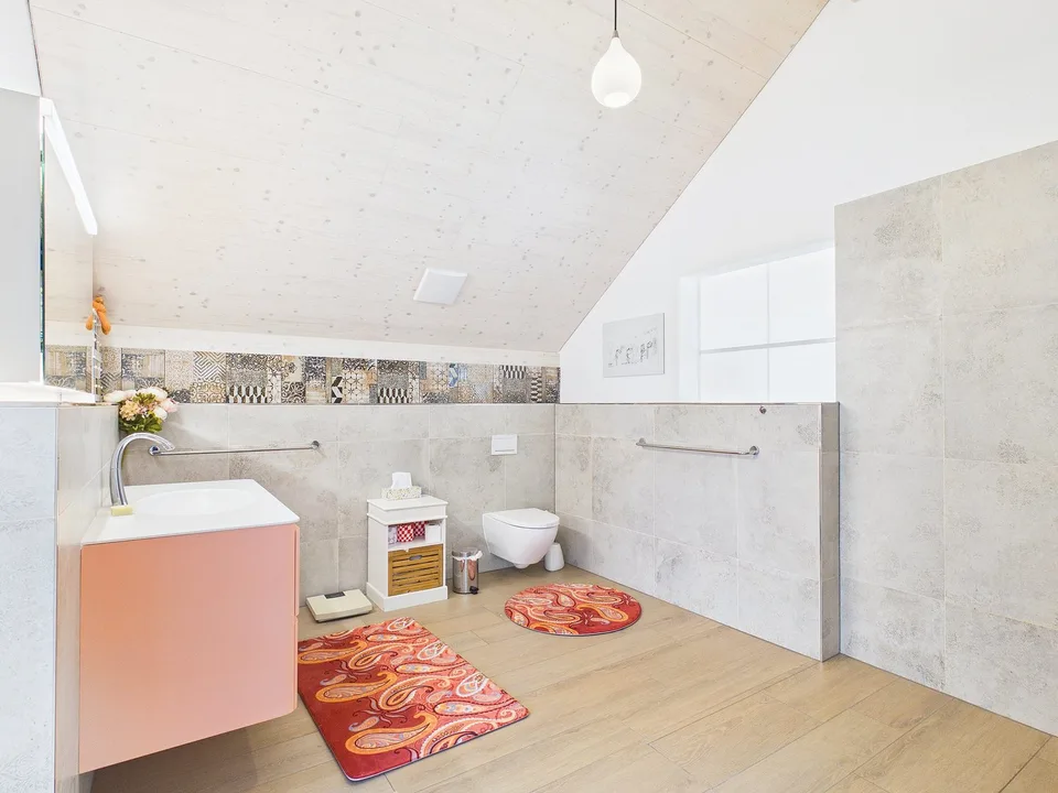 Stylische 3.5-Zimmer-Attikawohnung mit Balkon und direktem Liftzuga... – Foto 9 von 13