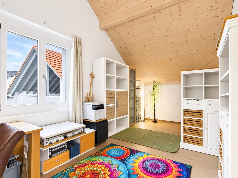 Stylische 3.5-Zimmer-Attikawohnung mit Balkon und direktem Liftzuga... – Foto 6 von 13