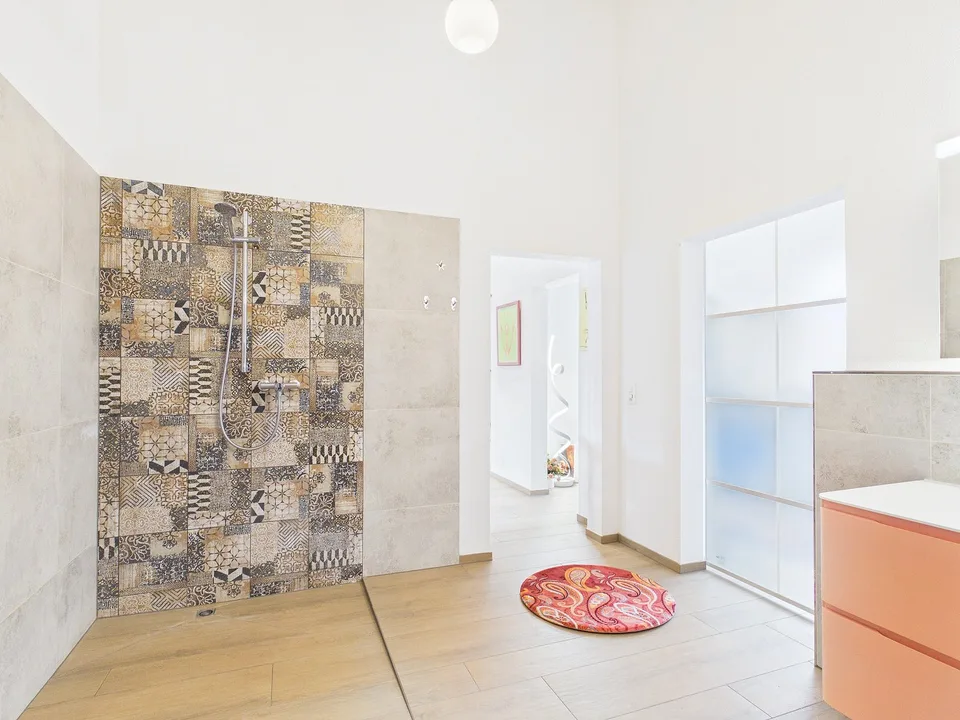 Stylische 3.5-Zimmer-Attikawohnung mit Balkon und direktem Liftzuga... – Foto 8 von 13