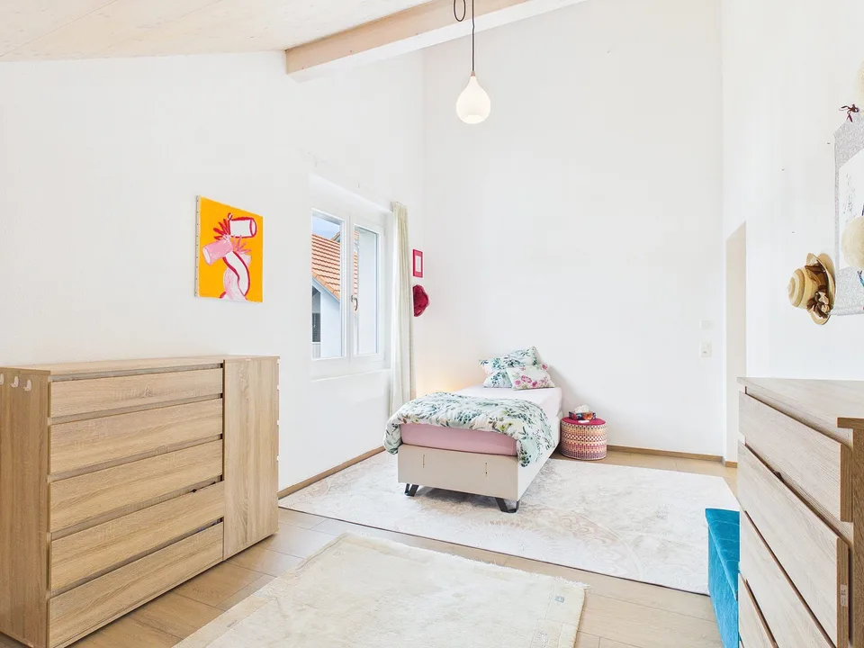Stylische 3.5-Zimmer-Attikawohnung mit Balkon und direktem Liftzuga... – Foto 7 von 13