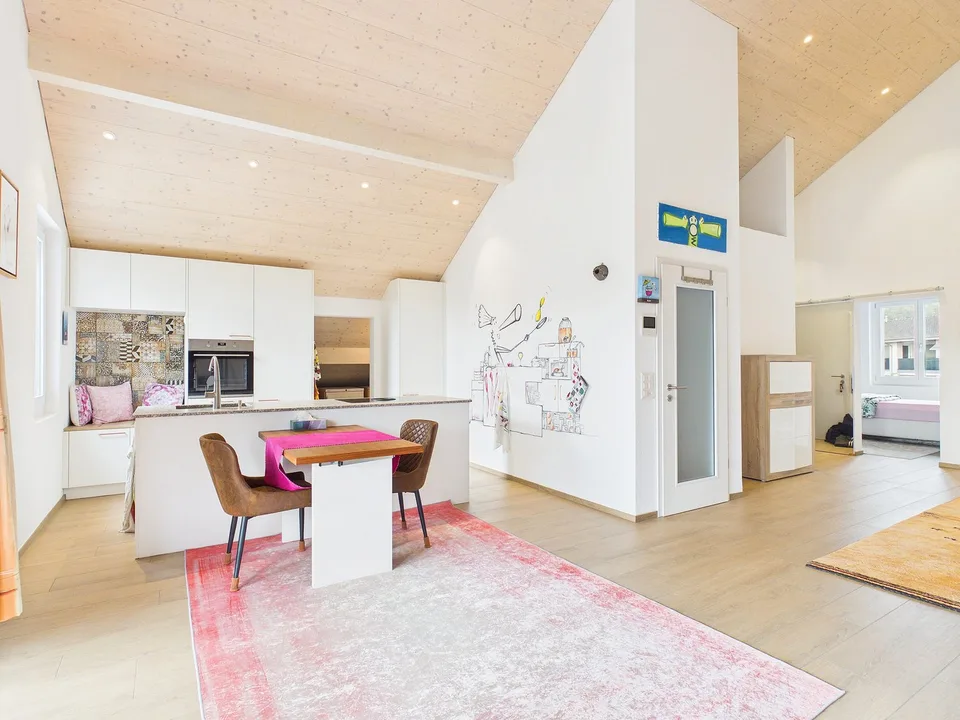 Stylische 3.5-Zimmer-Attikawohnung mit Balkon und direktem Liftzuga... – Foto 2 von 13