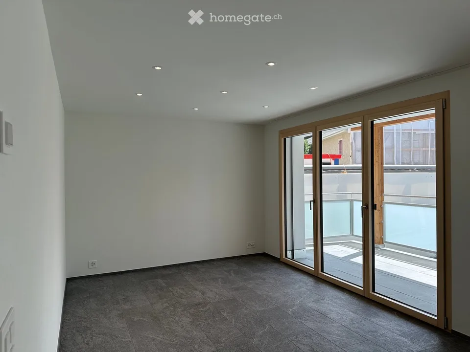 First-time rental 2.5 room apartment S/O with large sunny balcony in Pontresina
