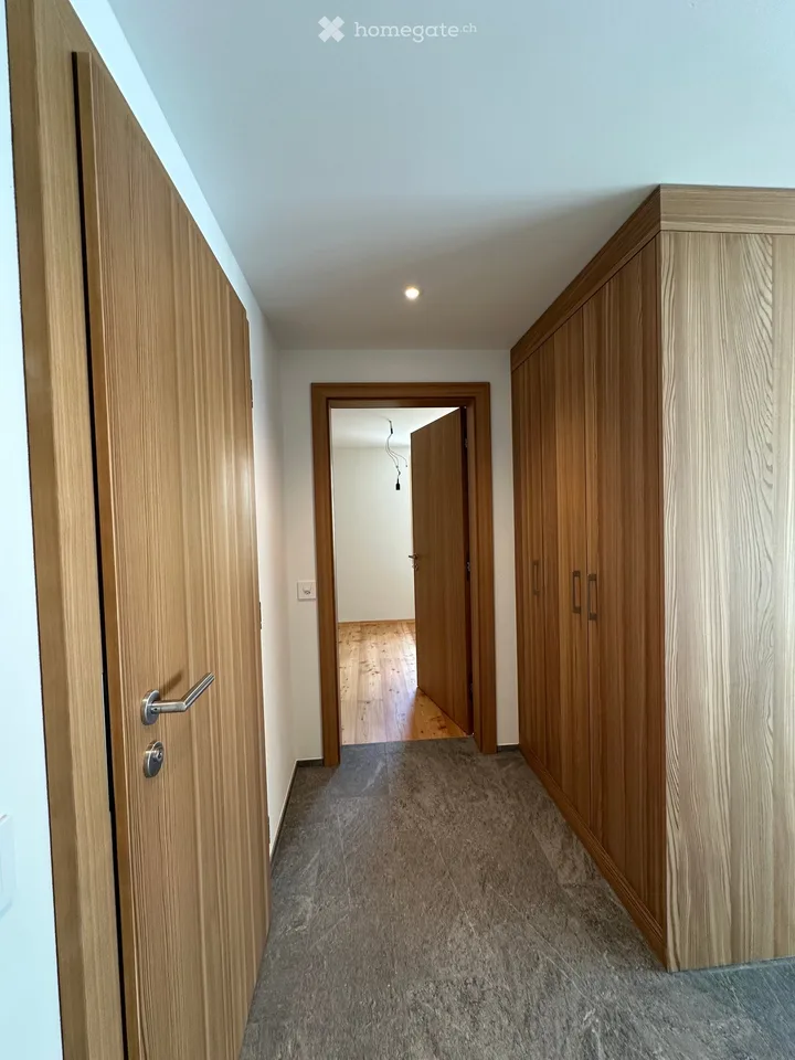 First-time rental 2.5 room apartment S/O with large sunny balcony in Pontresina