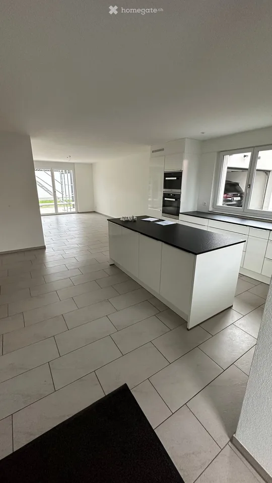 Spacious 6.5-room semi-detached house (half of the house) in Erlen – available from November 2026