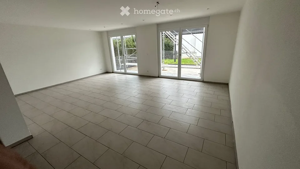 Spacious 6.5-room semi-detached house (half of the house) in Erlen – available from November 2026