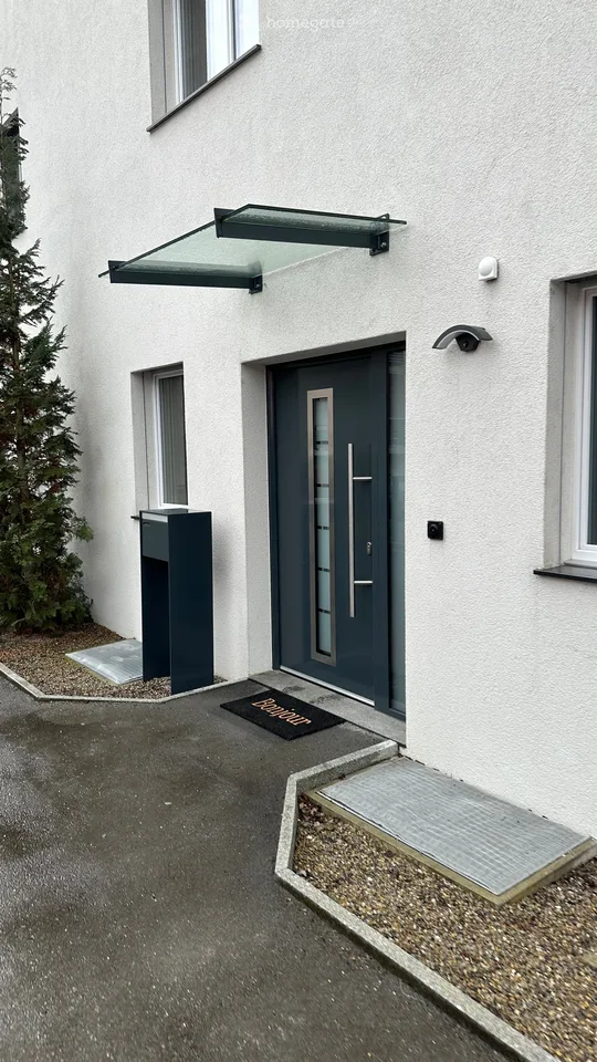 Spacious 6.5-room semi-detached house (half of the house) in Erlen – available from November 2026