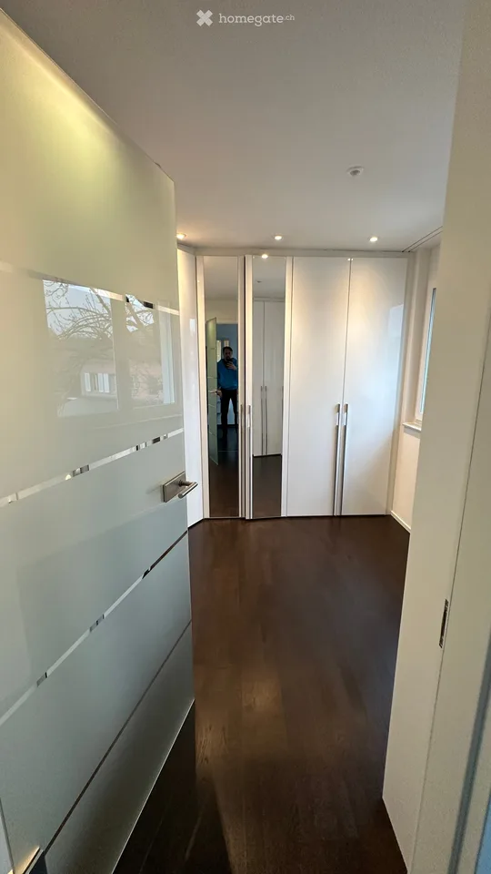 Spacious 6.5-room semi-detached house (half of the house) in Erlen – available from November 2026