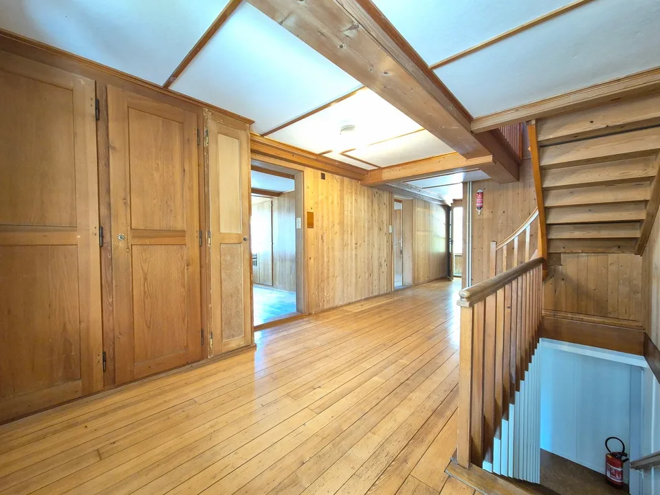 Charming 6.5-room semi-detached house with old building charm in Biglen