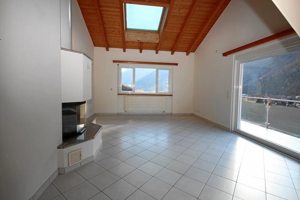 5.5-Zimmer-Maisonette-Eigentumswohnung mit Mansarde und schöner Bergsicht – Foto 5 von 18