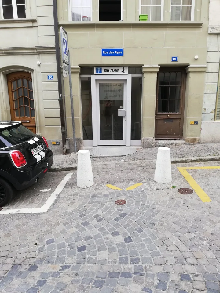 Parkplätze Parking des Alpes Ebene 0 – Foto 4 von 5