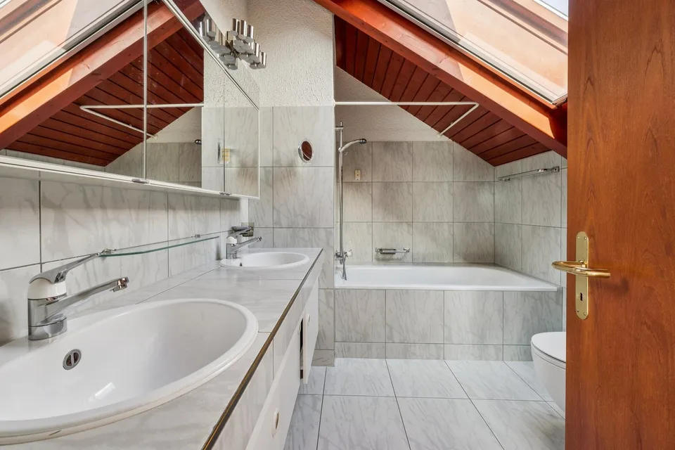 Architektonische Handschrift mit Seeblick – Foto 8 von 13