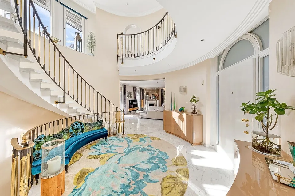 Magnificent detached villa with breathtaking views on the heights of Montreux – photo 4 of 13