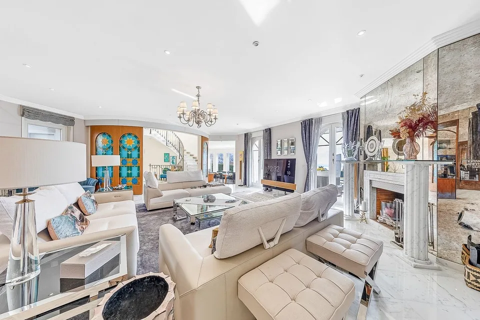 Magnificent detached villa with breathtaking views on the heights of Montreux – photo 6 of 13