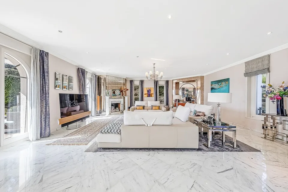 Magnificent detached villa with breathtaking views on the heights of Montreux – photo 5 of 13