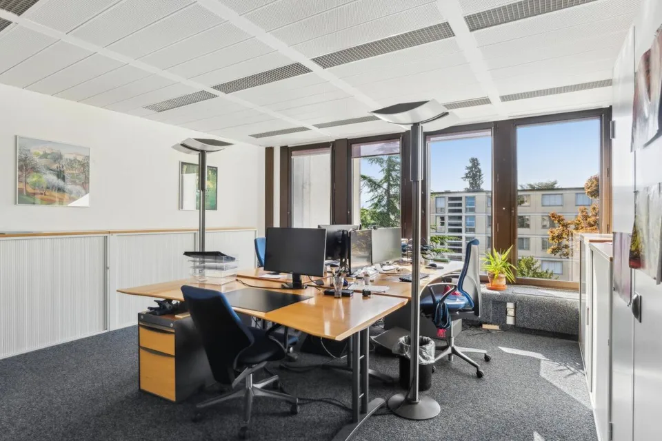 2 Etagen mit 685 m² Wohnflache und Blick auf den See – Foto 6 von 12