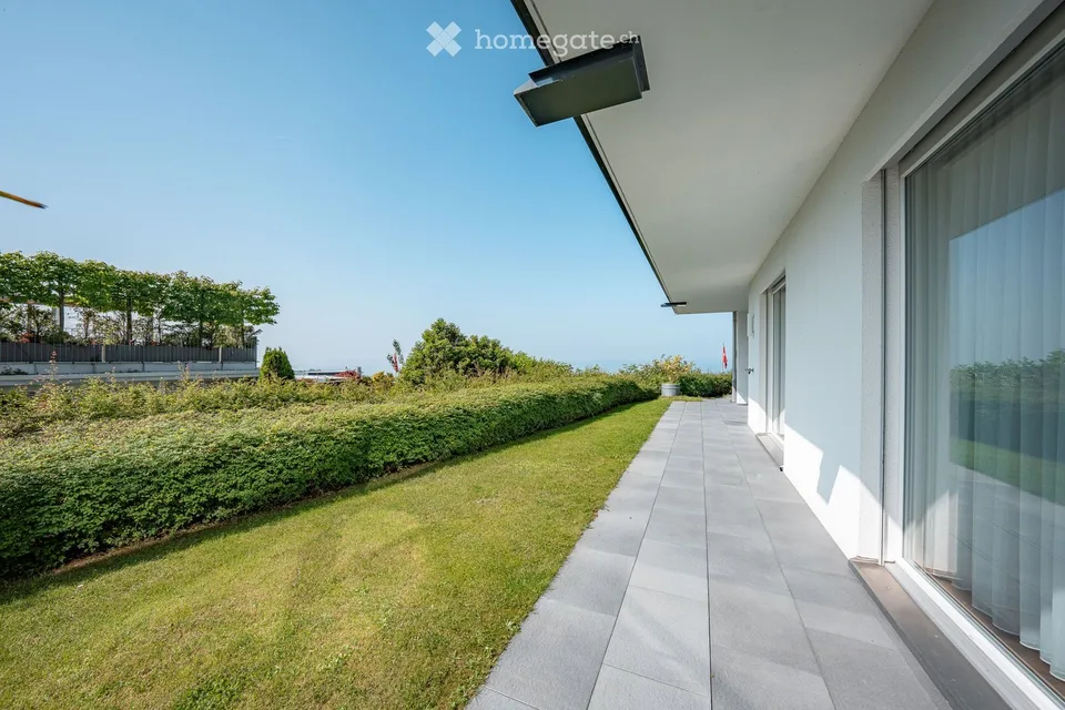 Unique 4.5-room maisonette apartment with breathtaking lake view - unfurnished for rent