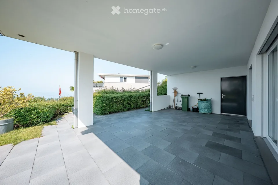 Unique 4.5-room maisonette apartment with breathtaking lake view - unfurnished for rent