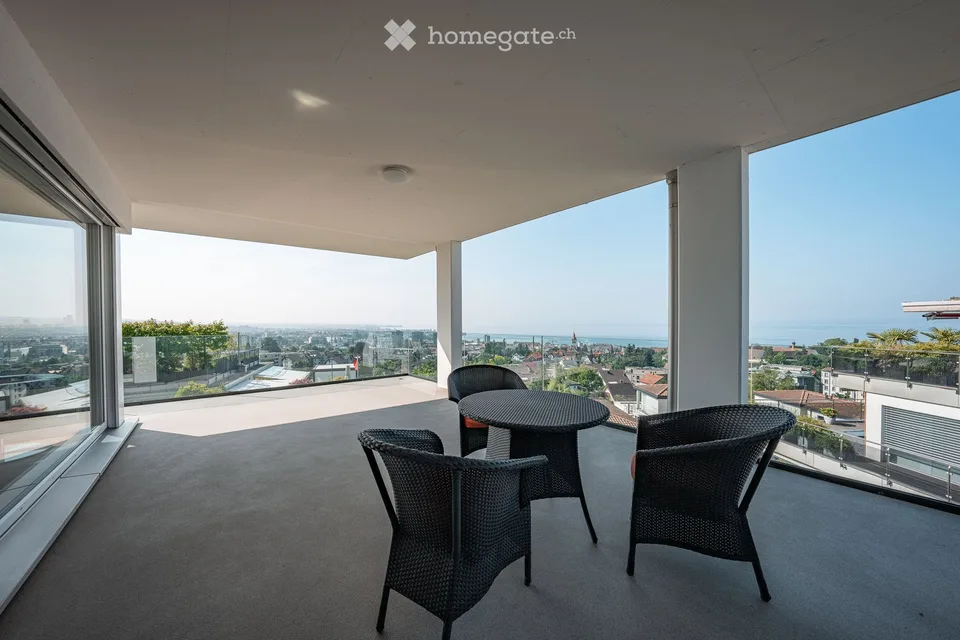 Unique 4.5-room maisonette apartment with breathtaking lake view - unfurnished for rent