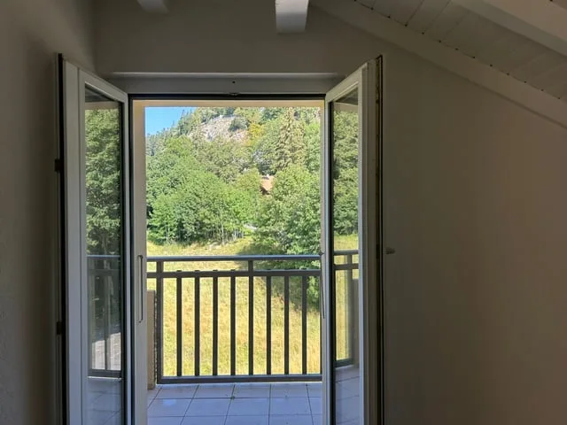 Charmantes 3,5-Zimmer-Wohnung im 2. Stock mit Balkon und Aussicht in Saint-Cergue
