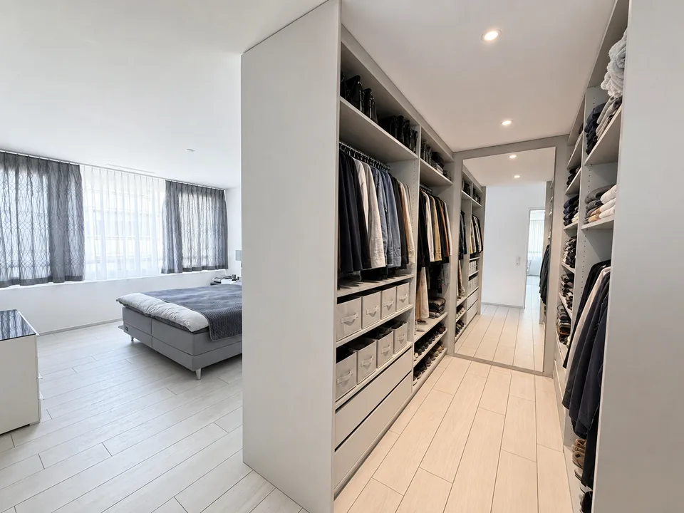 Appartamento 3.5 locali di alta qualità con vista sul lago – vivere con stile e una vista lontana