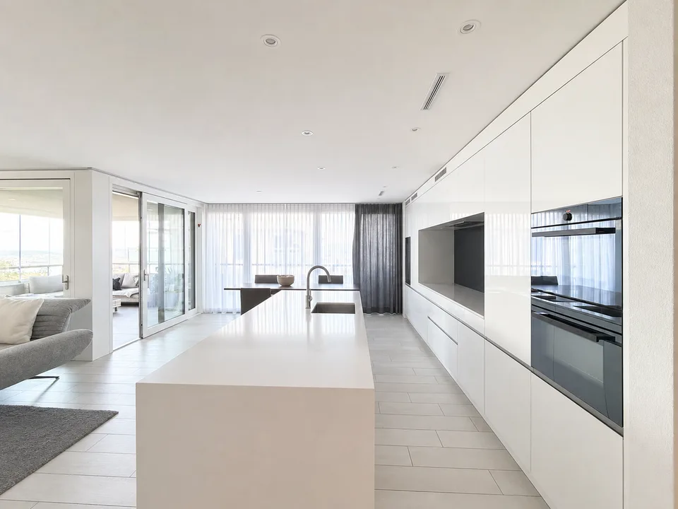 Appartamento 3.5 locali di alta qualità con vista sul lago – vivere con stile e una vista lontana