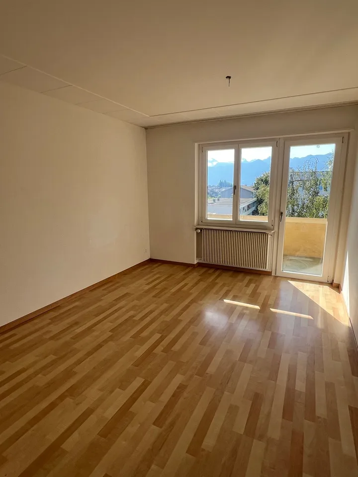 Cozy and renovated 4-room apartment in Thun – photo 8 of 8