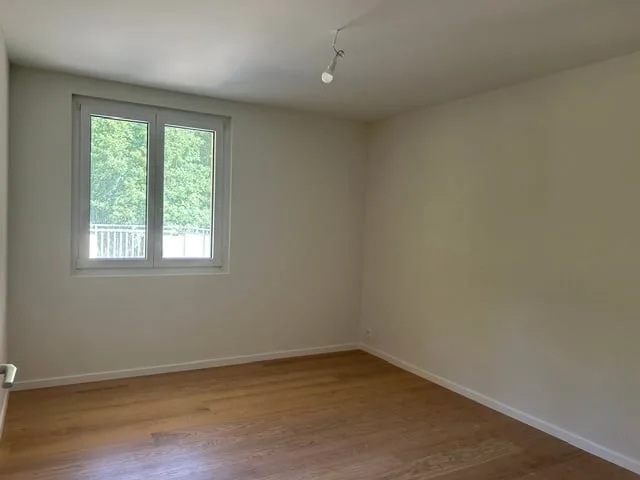 Vier-Zimmer-Wohnung im Erdgeschoss - hell mit Balkon und schöner Aussicht in Saint-Cergue